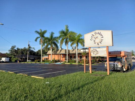 Cork Soakers Deck & Wine Bar - North Fort Myers