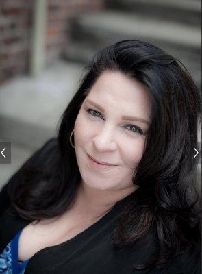 Lynette Manzanares at Scandalous Salon