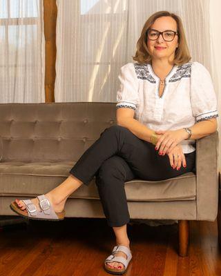 Licensed counselor Jennifer Luker, M.S., provides child therapy, teen counseling, and adult support in Fort Worth, TX.