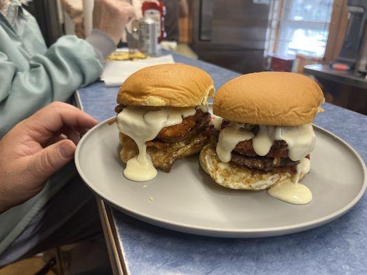 Bruni's Breakfast & Burgers