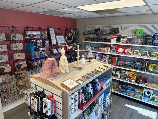 Rose’s Thrift & Gift