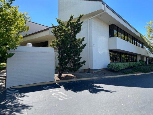 Side entrance is the best way to come in.