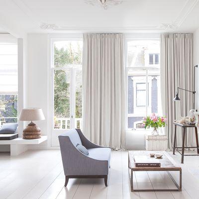 Want your décor to be the star? Dress your windows with muted treatments to pull focus toward your unique and stylish furnishings!