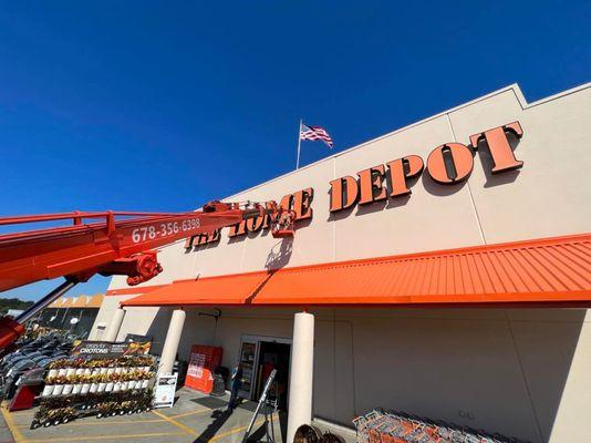 Sign & Lighting Maintenance! Keeping Your Image Standing Out!