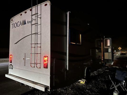 This company will have you wait on the shoulder of a highway for roadside service such as towing for hours without any assistance