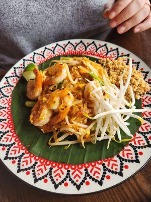 Shrimp pad thai