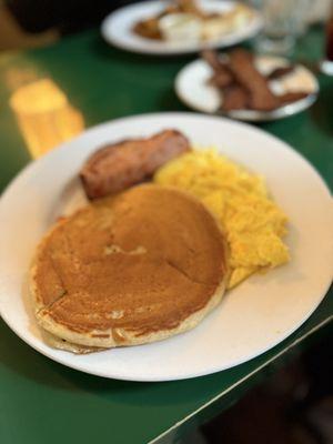 2 eggs, ham and a pancake