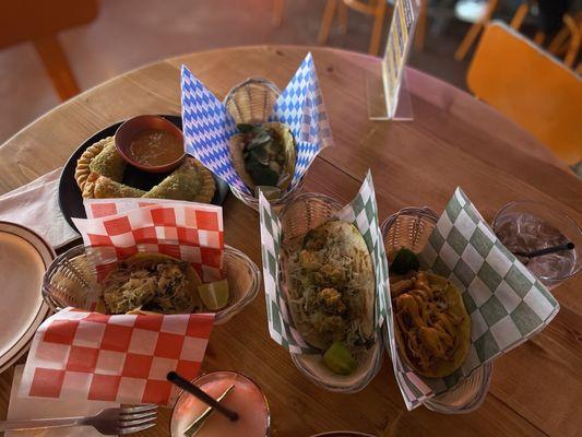 Tacos, margarita, empanadas