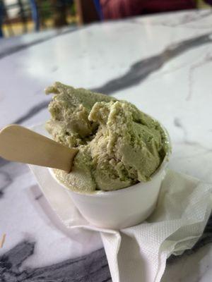 Pistachio gelato, regular size
