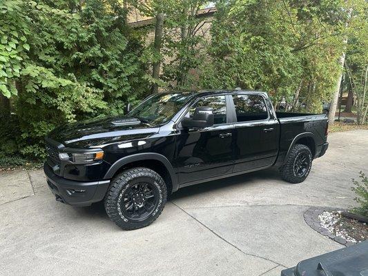 Feeny Chrysler Jeep Dodge of Midland