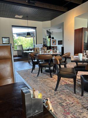 LAK restaurant on site.