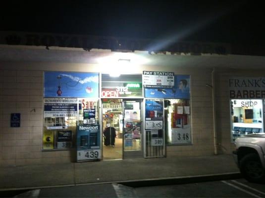 Not the best shot and in one hell of a lil time warp of a ghetto but the energy in the entire zone is goooood! ;)~