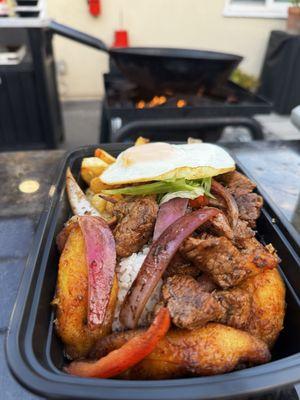 Lomo saltado a lo pobre