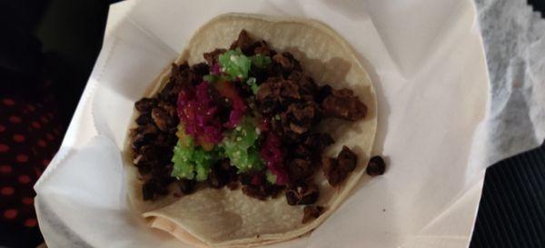 Jackfruit taco (vegan)