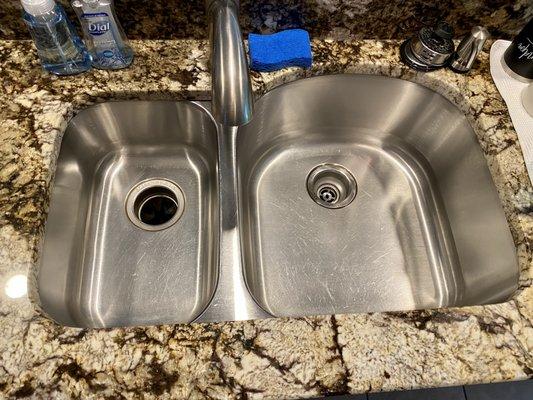 Jae&Jay Moore cleaning