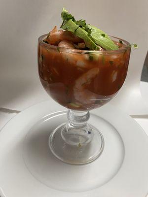 Cocktel de camarón/ shrimp cocktail