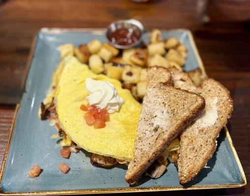 The Works with toast and seasoned potatoes