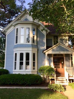 Sarina M. Renaldi & Assoc.
11 N. Grant St. Hinsdale, IL