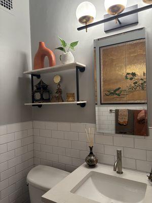 Accessories, new mirror and lighting