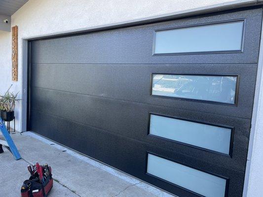 Black flush with white glass on side