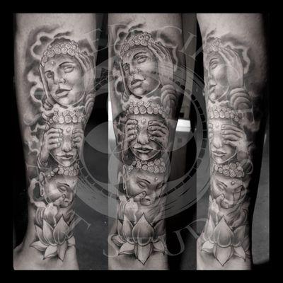 Black and gray Buddhas