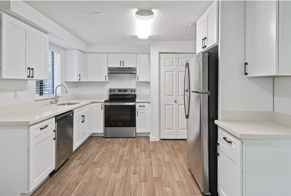 Hampton Court Apartments