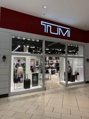Tumi Outlet Store