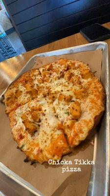 Chicken tikka pizza
