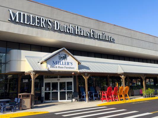 The front door entrance for Miller Haus Furniture at the Lockwood Ridge location.