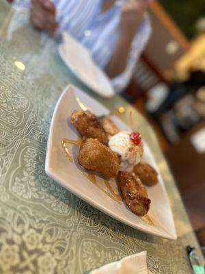 Fried banana with coconut cream