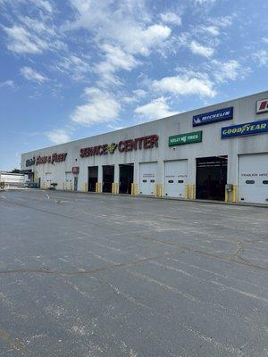 BLAIN'S FARM & FLEET - Cedar Falls, IA