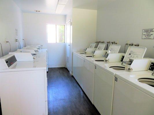 Oak Hills Apartments, Montebello