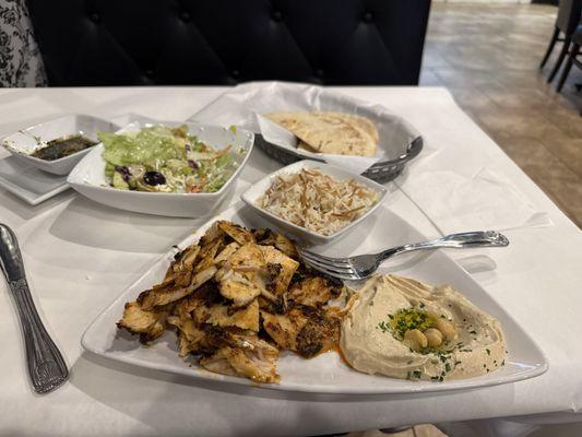 Excellent service. Excellent food. Staff is a o attentive to customer. Lake Charles you are missing out if you haven't eaten here!!