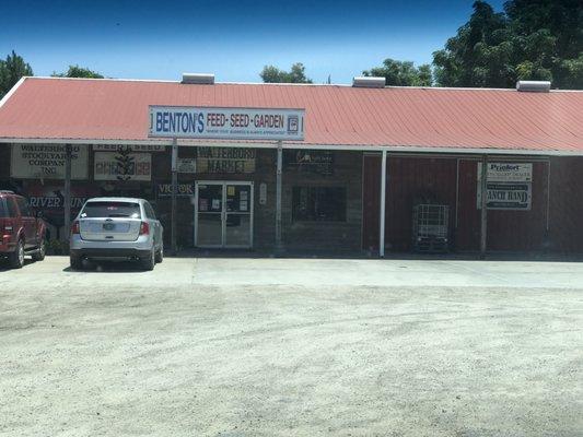 Benton's Feed & Seed & Garden