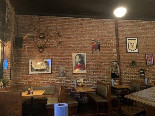 Cool spot for great food and drinks.