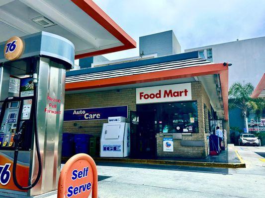 Spacious food mart & newly remodeled!