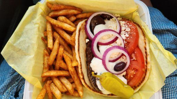 Gyro basket with fries