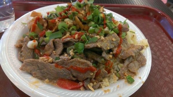 2 Entree lunch.  Extra green onions and sirracha sauce on top.