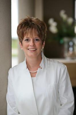 Pam Charron. Local Expertise. International Exposure.