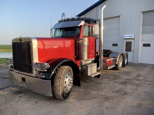 M & M Truck & Auto Body