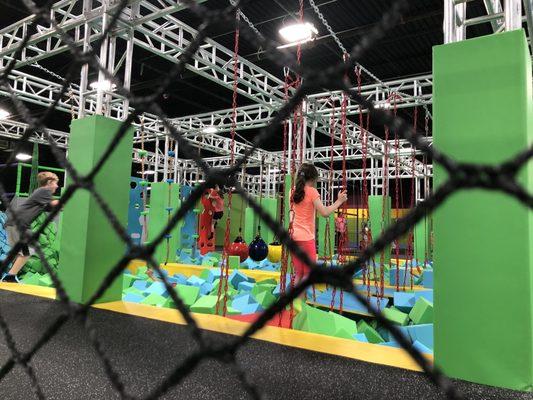 FunZ Trampoline Park