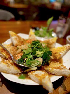 Crispy Pan-Fried Pho Noodle with Seafood