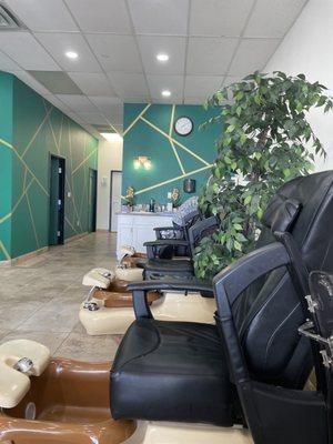 A Wink and A Wave Salon