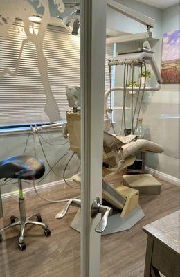 Private clean rooms. Nice art and soft pleasant music. Great ambiance.