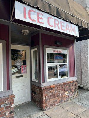 Scoopy’s Social Club