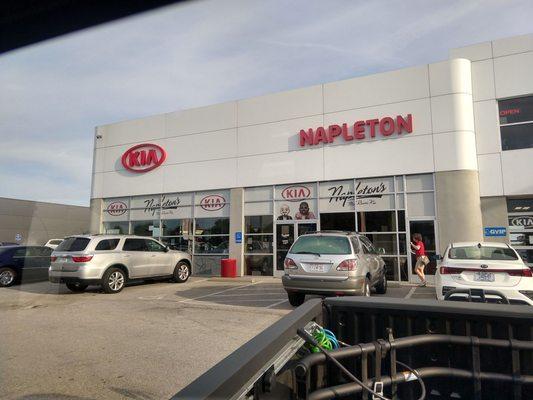 Napelton Mid Rivers Kia