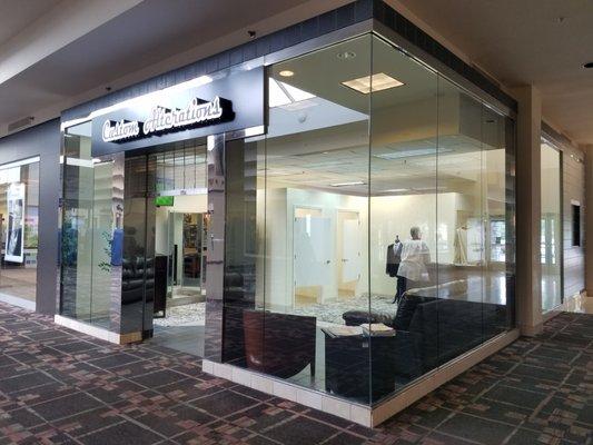 Custom Alterations, Town Center Mall, Kennesaw, GA