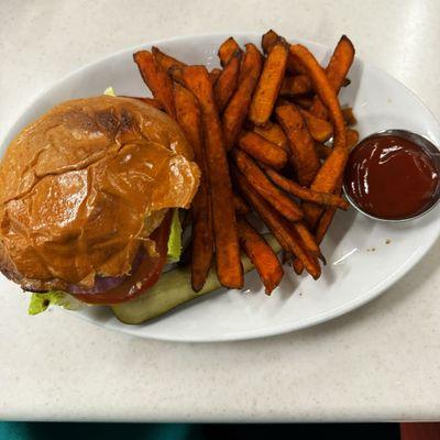 Cheeseburger and sweet potato fries