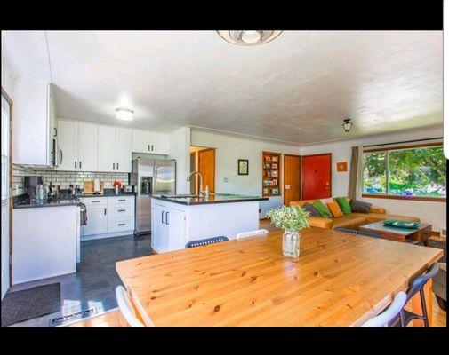 Feel refreshed with a newly cleaned kitchen, bathroom, and more!