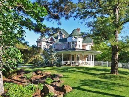 Buckaloo's Lawn & Weed Control